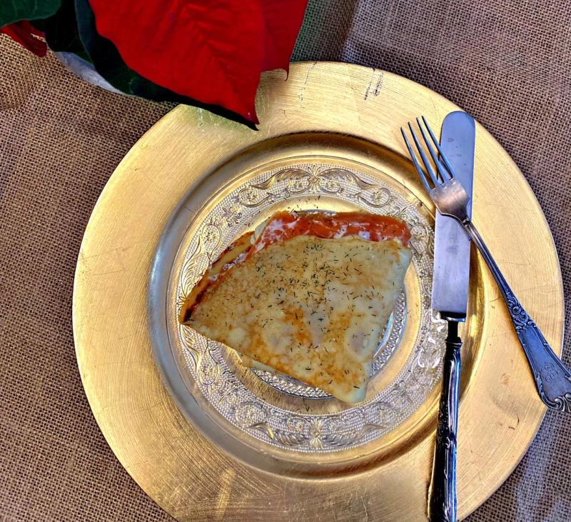 CREPES DE SALMÓN AHUMADO Y CREMA DE QUESO