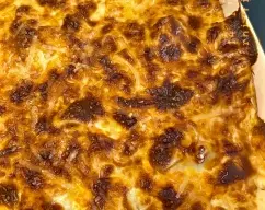 Step <p>Ponemos el agua en el vaso. Introduzcimos el cestillo con los huevos. Situamos el recipiente Varoma en su posición con la coliflor, tape y retire el Varoma. Retiramos el vaso del Thermomix y colocamos en el Thermomix Friend. Situamos el Varoma en su posición sobre el vaso del Thermomix Friend y programamos 25 min/Varoma/vel 1. Mientras tanto, continuamos con la receta.</p> illustration