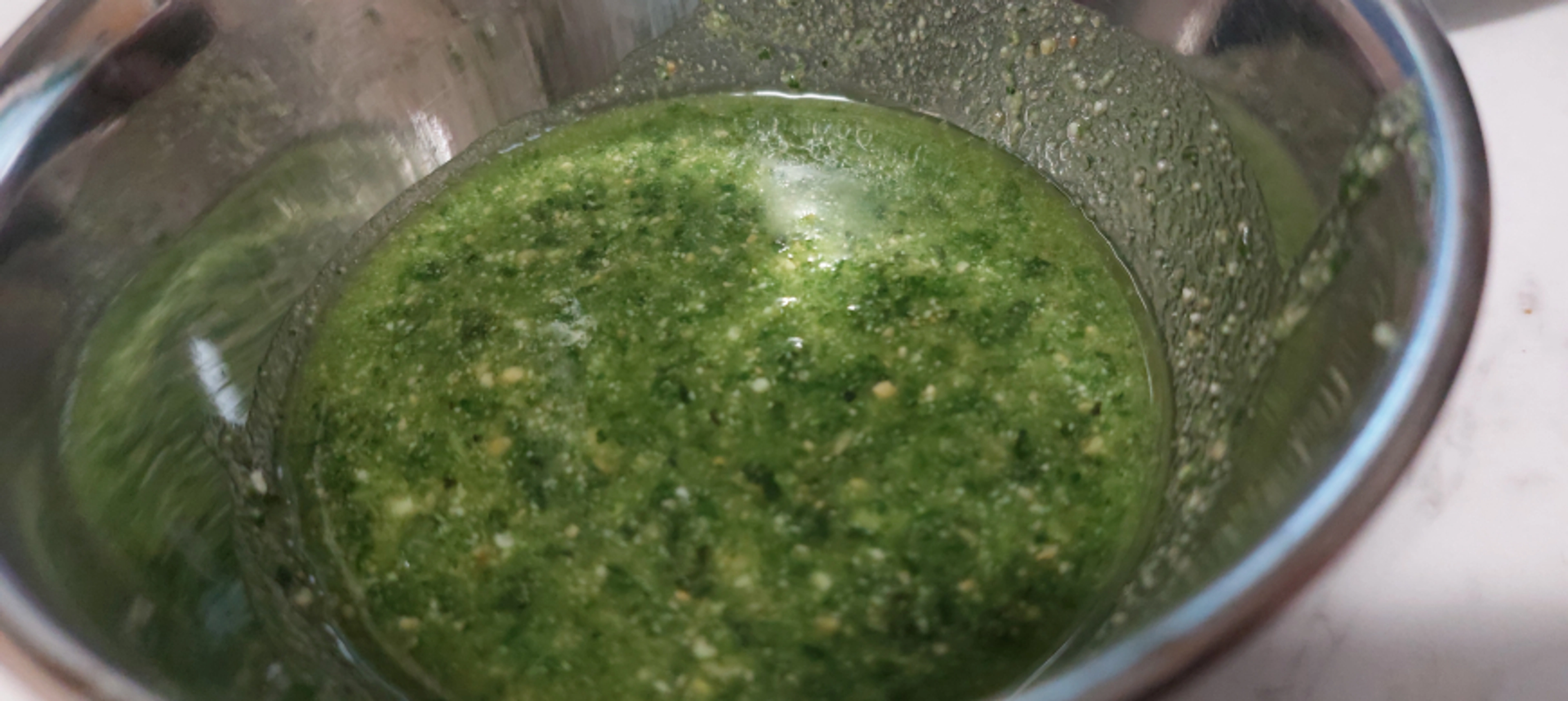 PESTO DE ALBAHACA CON AVELLANAS con Thermomix
