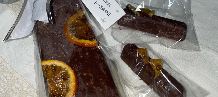 Turrón de chocolate y naranja al licor