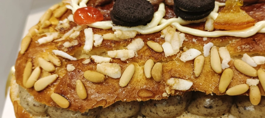 Coca de San Juan con crema Oreo®