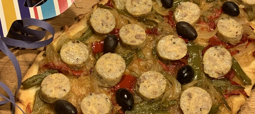 “COCA DE RECAPTE AMB BOTIIFARRA D’OU”