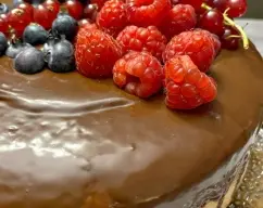 Step <p>Horneamos durante 25 minutos (180°C). Retiramos del horno y deje enfriar 10 minutos en el molde. Desmoldamos sobre una rejilla y dejamos enfriar completamente antes de utilizarlo.</p> illustration