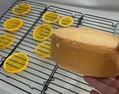 Step <p>Pon el vaso el azúcar y las peladuras de la naranja.</p><p>Pulveriza 10 si/velo 10</p> illustration