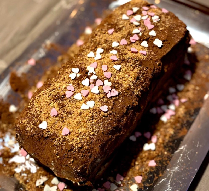 PASTEL DE TURRON Y CHOCOLATE