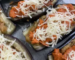 Step <p>Por último le ponemos el queso rallado e introducimos en el horno unos 15/ 20 min, hasta que el queso quede tostado.</p> illustration