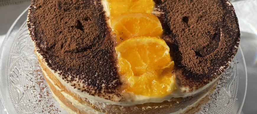 Tiramisú de naranja en pastel